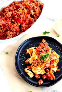 1 tray (10 oz) Roasted Chicken Bolognese