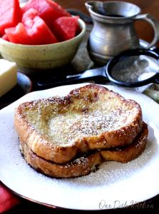 1 tray (131 g) French Toast