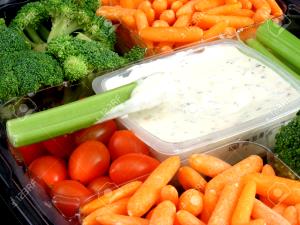 1 tray (135 g) Snacks on The Go - Broccoli, Carrots & Celery