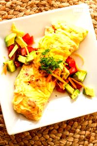 1 tray (227 g) BLT Omelet
