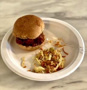 1 tray (228 g) Sloppy Joe with Cabbage Slaw