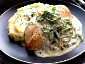 1 tray (247 g) Chicken with Poblano Sauce
