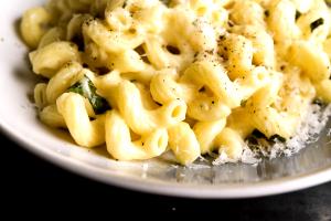 1 tray (248 g) Three Cheese Pasta