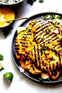 1 tray (255 g) Chicken with Peanut Sauce