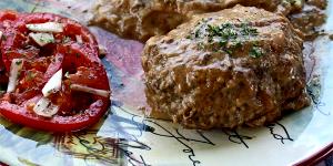 1 tray (260 g) Salisbury Steak