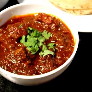 1 tray (269 g) Lamb Vindaloo