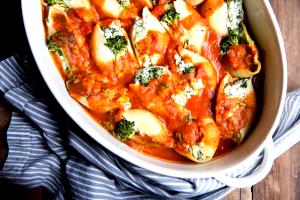 1 tray (284 g) Broccoli Stuffed Shells