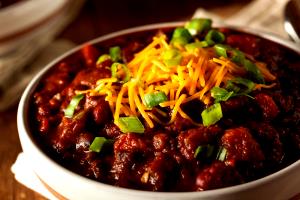 1 tray (298 g) Beef Chili with Beans