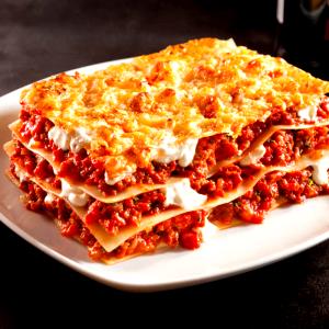 1 tray (303 g) Lasagna with Meat Sauce