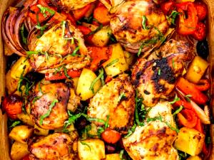 1 tray (319 g) Grilled Chicken with Vegetables & Honey Garlic Sauce