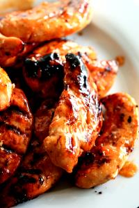 1 tray (326 g) Honey-Peach BBQ Chicken