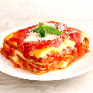 1 tray (340 g) Tricolor Beef Lasagna
