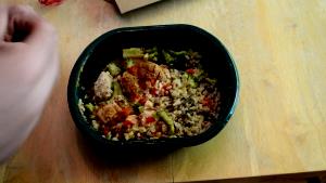 1 tray (373 g) Almond-Ginger Chicken Bowl