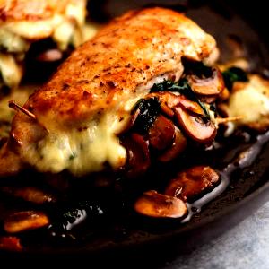 1 tray (397 oz) Chicken Breast Stuffed with Spinach, Served with Wild Mushroom Sauce