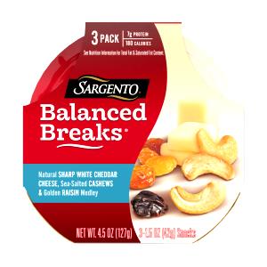 1 tray (43 g) Balanced Breaks Natural Sharp White Cheddar Cheese, Sea-Salted Cashews & Golden Raisin Medley