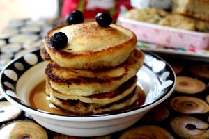 1 tray (89 g) Blueberry Pancakes & Veggie Sausage
