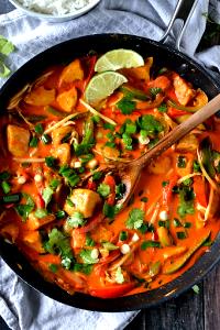 1 tray (9.5 oz) Red Curry Chicken