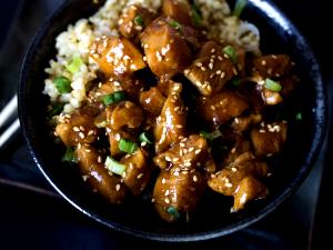 1 Tray Dinner Entrée, Sesame Chicken