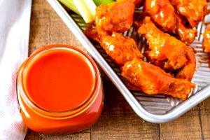 1 tsp (5 g) Buffalo-Style Wing Sauce