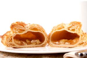 1 turnover (106 g) Apple Turnover