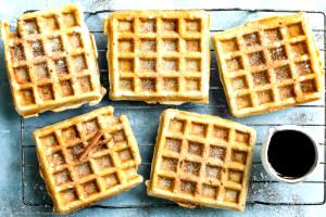 1 waffle (35 g) Cinnamon & Brown Sugar Homestyle Waffles