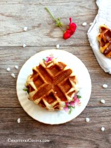 1 waffle (40 g) Authentic Belgian Waffles