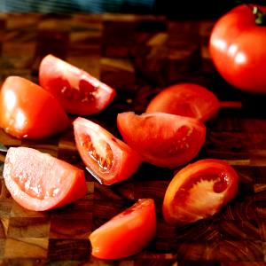 1 Wedge (1/4 Medium Tomato) Tomatoes