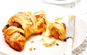 1 Whole (57.0 G) Apple Croissant