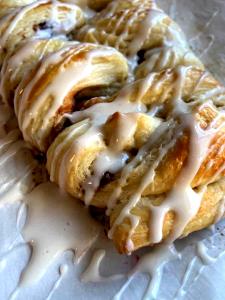 1 Whole (88.0 G) Danish Pastry with Cinnamon