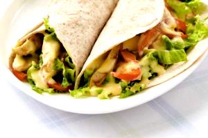 1 wrap (135 g) Honey Mustard Grilled Chicken Wrap