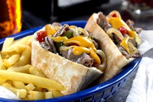 1 wrap (405 g) Philly Steak Pita