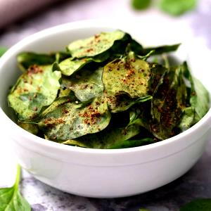 10 chips Spinach & Artichoke Tortilla Chips