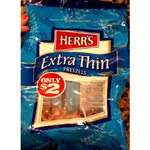 10 pieces (28 g) Super Thin Pretzels