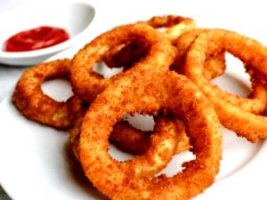 10 Rings Medium (2-3" Dia) Onion Rings (Par Fried, Breaded, Frozen, Heated In Oven)