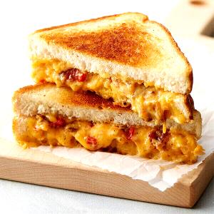 100 G Bacon and Cheese Sandwich with Spread