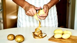 100 G Baked Potato (Peel Eaten)