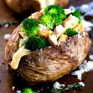 100 G Baked Potato Stuffed with Chicken, Broccoli and Cheese (Peel Not Eaten)