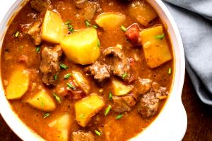 100 G Beef Stew with Potatoes and Gravy