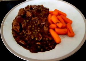 100 G Beef Stew with Potatoes and Vegetables in Gravy