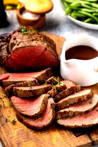 100 G Beef Tenderloin (Trimmed to 1/4" Fat, Cooked, Roasted)