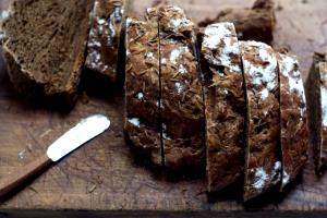 100 G Black Bread