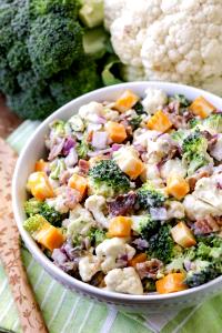 100 G Broccoli Salad with Cauliflower, Cheese, Bacon Bits and Dressing