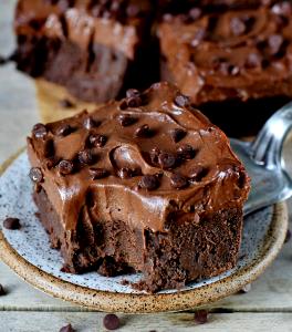 100 G Brownie with Icing