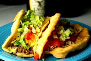 100 G Chalupa with Beef, Cheese, Lettuce, Tomato and Salsa