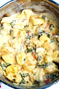 100 G Cheese Filled Tortellini with Cream Sauce