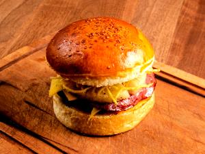 100 G Cheeseburger (Double Patty and Bun)