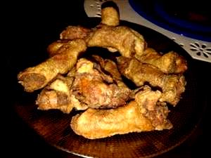 100 G Chicken Neck Meat and Skin (Broilers or Fryers, Simmered, Cooked)