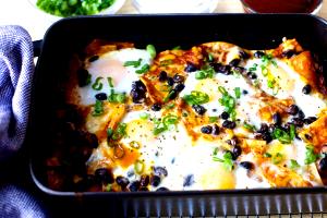 100 G Chilaquiles, Tortilla Casserole with Salsa and Cheese