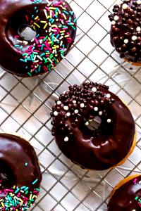 100 G Chocolate Doughnut (Raised or Yeast)