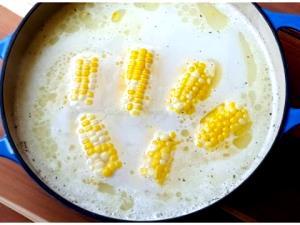 100 G Cooked Corn with Cream Sauce (made with Milk, from Fresh)